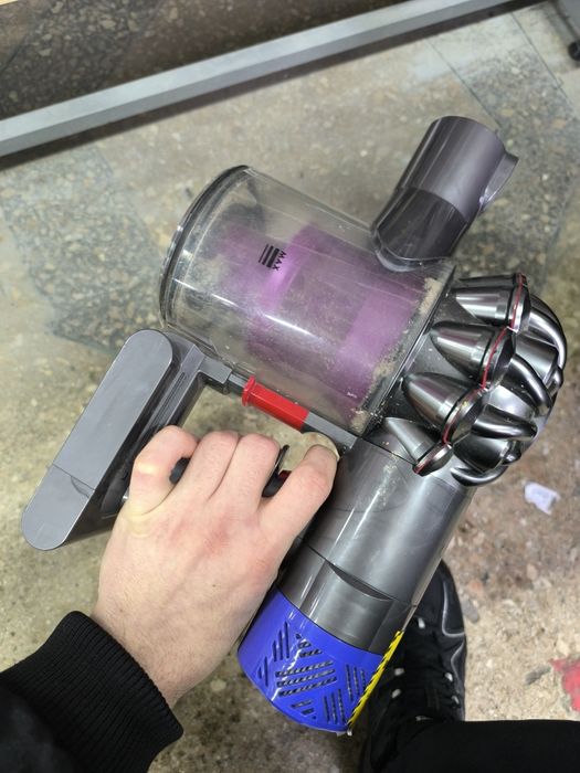 Пилосос Dyson сірий