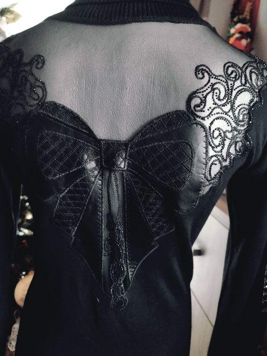 Sukienka z pięknymi plecami