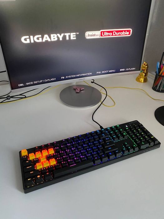 Б/у монітор samsung 27, вигнутий