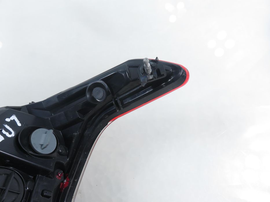 Lampa Lewa Tylna Peugeot 308 II