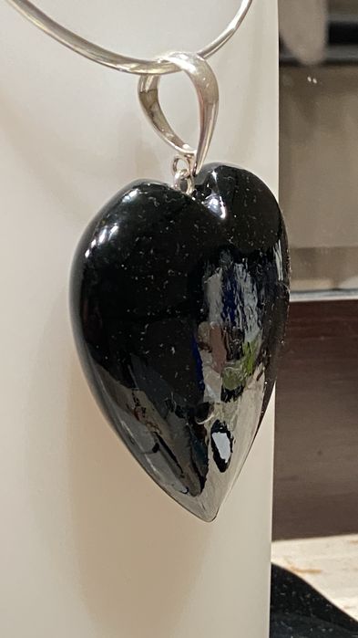 Wisior serce z bursztynu