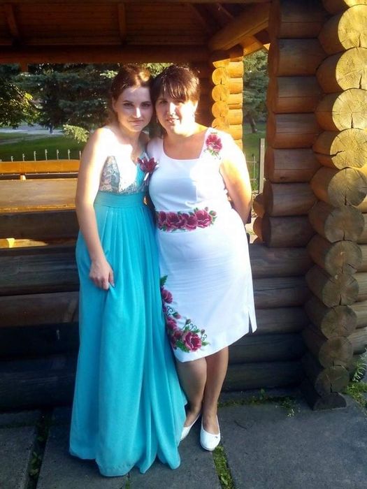 Плаття на дівчину