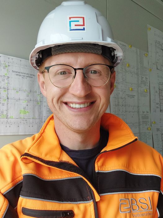 Inspektor  - Kierownik  - Inżynier ratownik :)