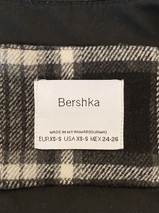 Camisa casaco oversized xadrez preta e branca Bershka