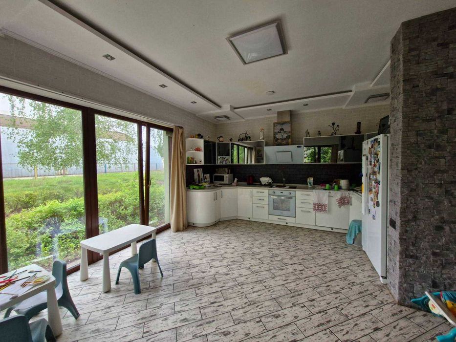 Здам будинок під бізнес в с. Чубинське