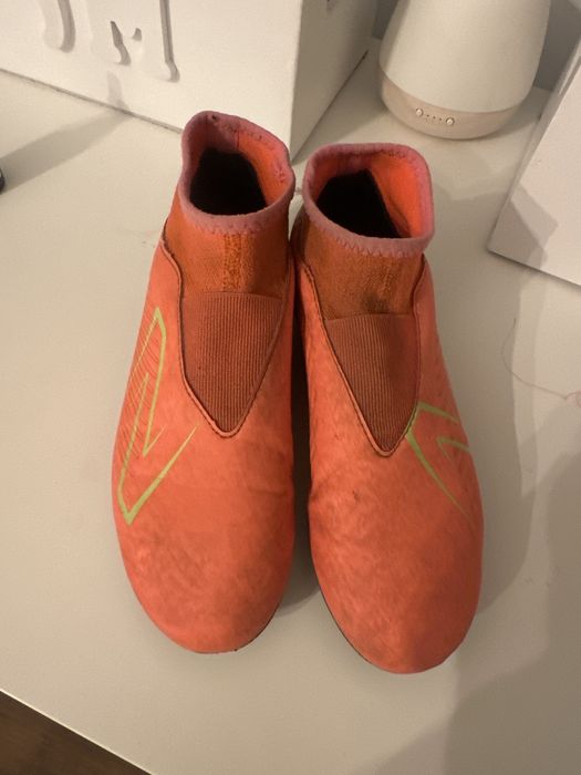 Chuteiras tamanho 39 NB