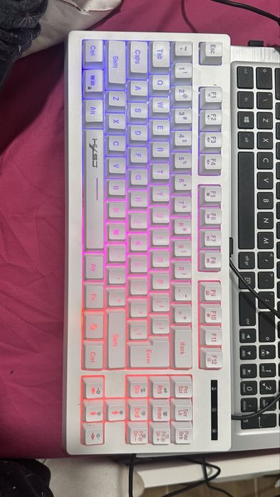 Teclado Gaming HYSJ RGB - 87 Teclas (Sem Fios)