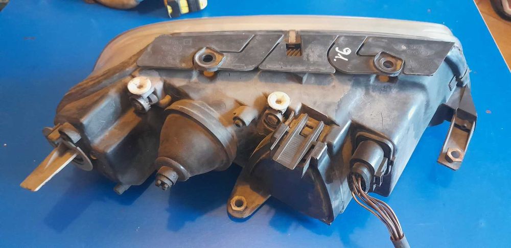 Lampa przednia lewa prawa przód prawy lewy Vw Passat B5 FL europa