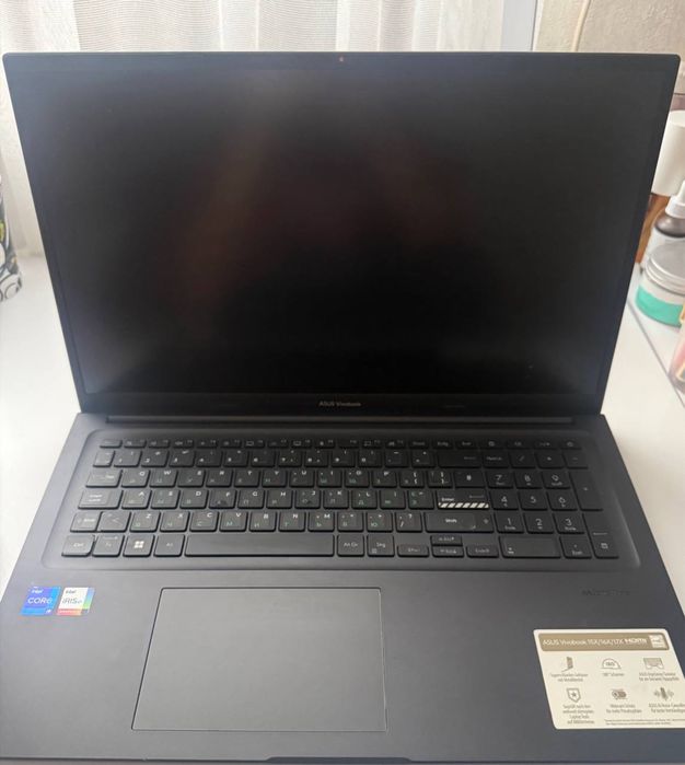 Продам ноутбук  Asus Vivobook 17 x Coral 9
