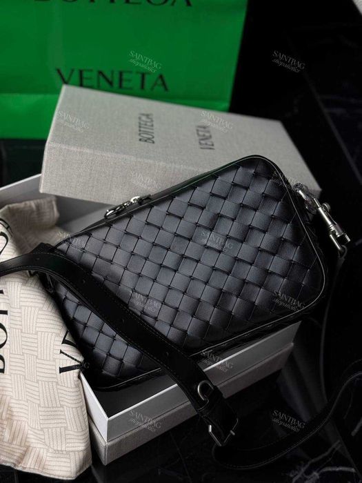 В наличии мужская сумка Bottega Vaneta черный цвет кожа Боттега Венета
