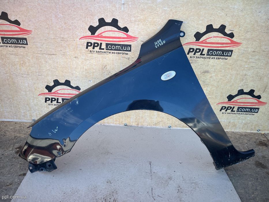 Mazda 3 BK 2003-2009 HB Крыло переднее левое поворотник