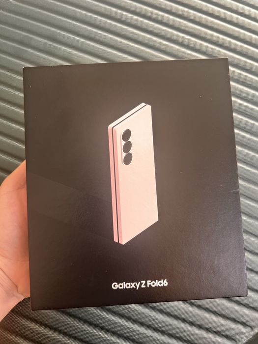 Samsung galaxy z fold6 pink
