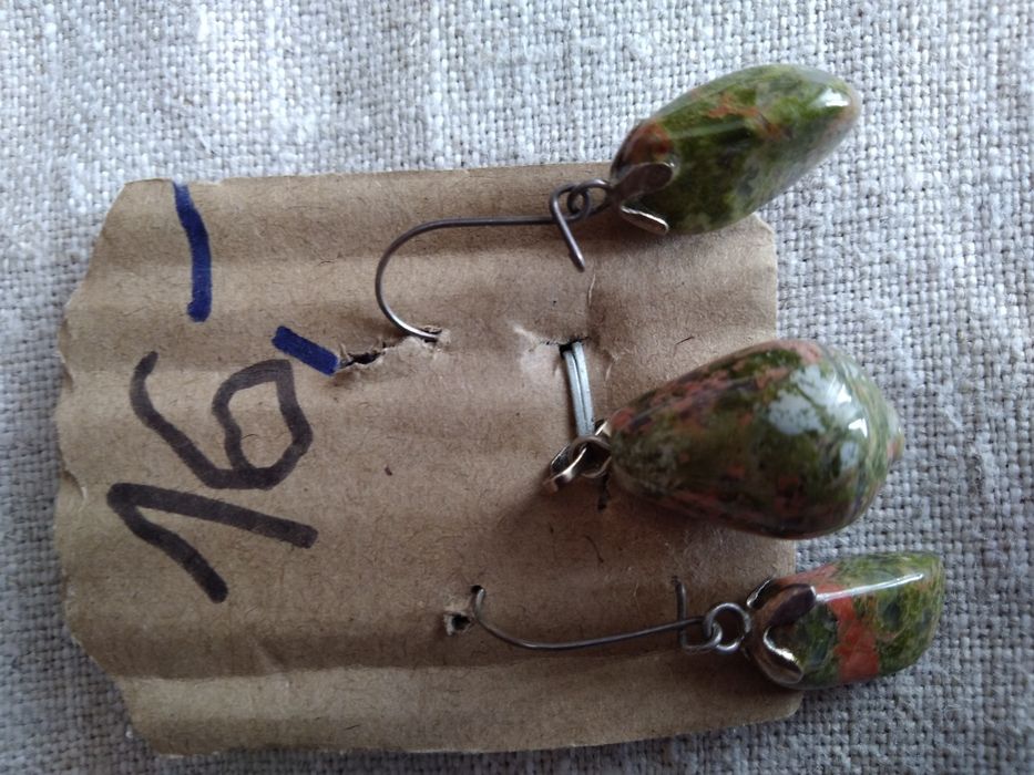 Zestaw, komplet biżuterii z naturalnych mineralnych kamieni