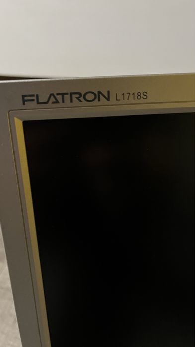 Monitor LG Flatron L1718S