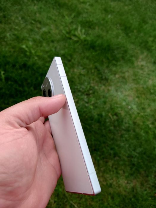 Эксклюзив: Японский Sharp Aquos R9 12/256GB