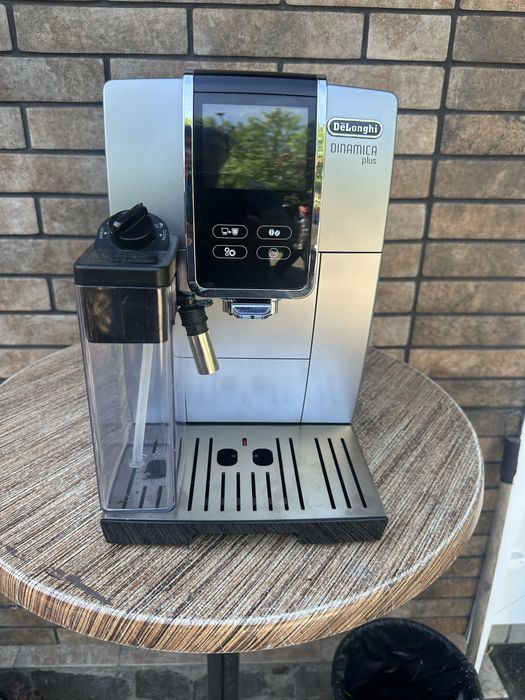 Кавомашина Delonghi Dinamica plus