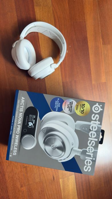 Słuchawki bezprzewodowe Steelseries Arctic Nova Pro Wireless jak nowe nieużywane