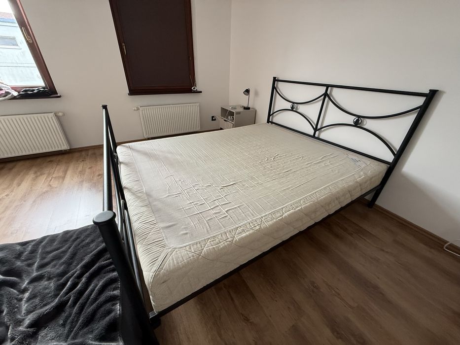 Łóżko 160x200 cm z materacem