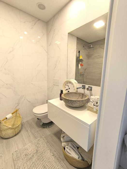 T2 com garagem e varanda corrida em Arcozelo – particular vende