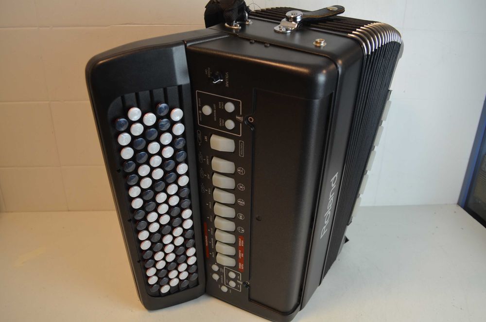 Acordeao roland FR 2.  N 349