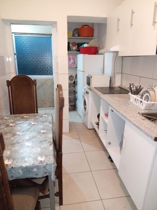 Arrenda-se Quarto em Queluz