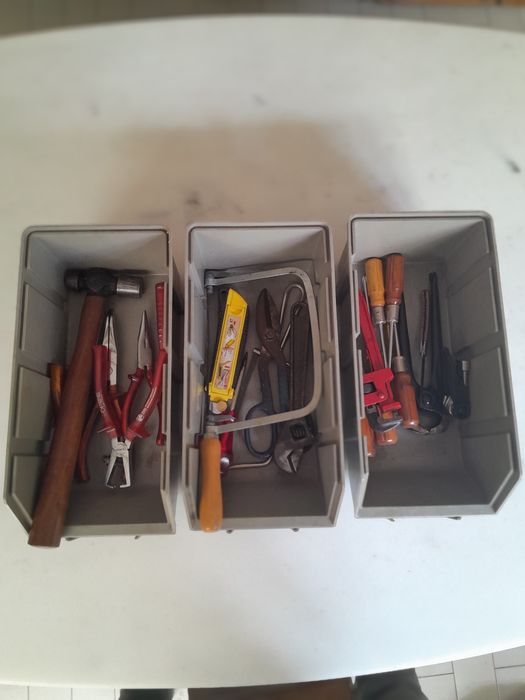 Ferramentas e caixas de stock