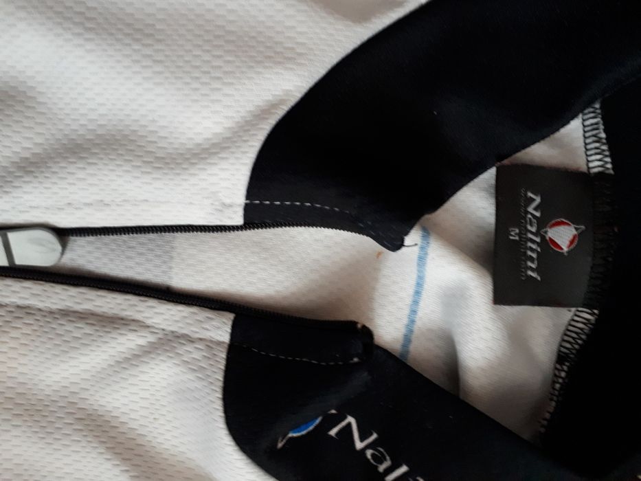 Шорти, футболка, каска