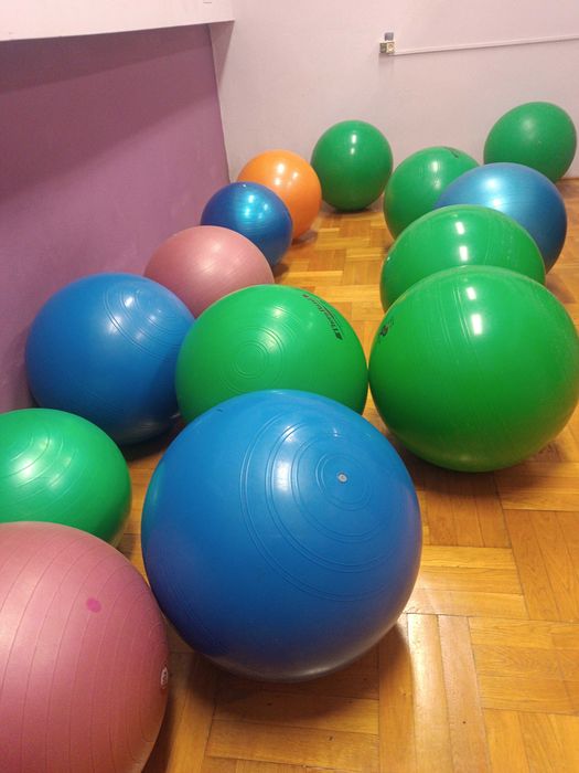 Piłki gimnastyczne do ćwiczeń reha, fitness, różne wielkości.