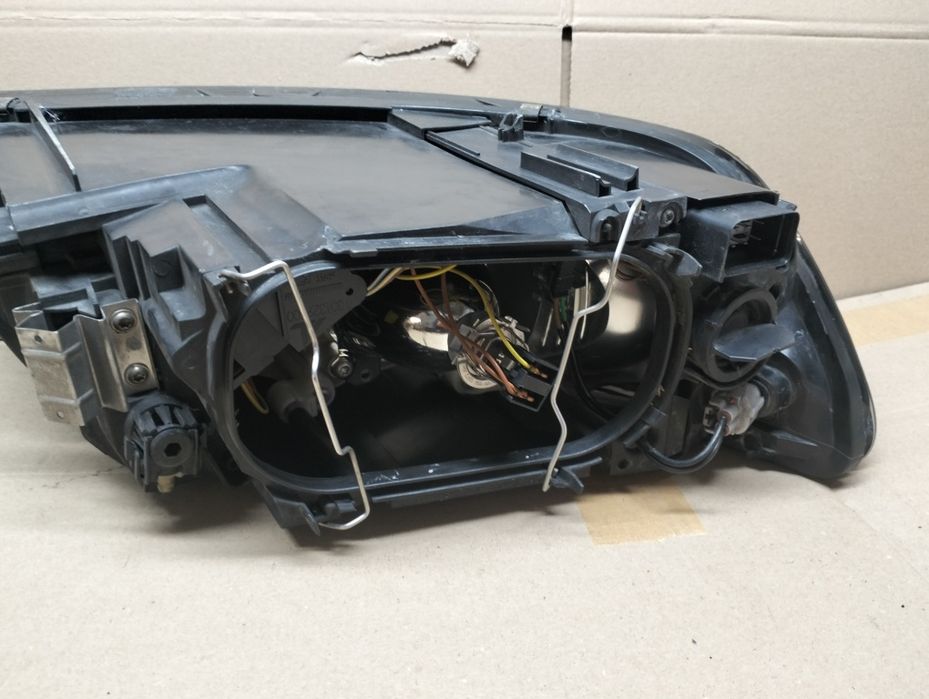 Volvo V50 s40 lampa przód  lewa jasna  zwykła