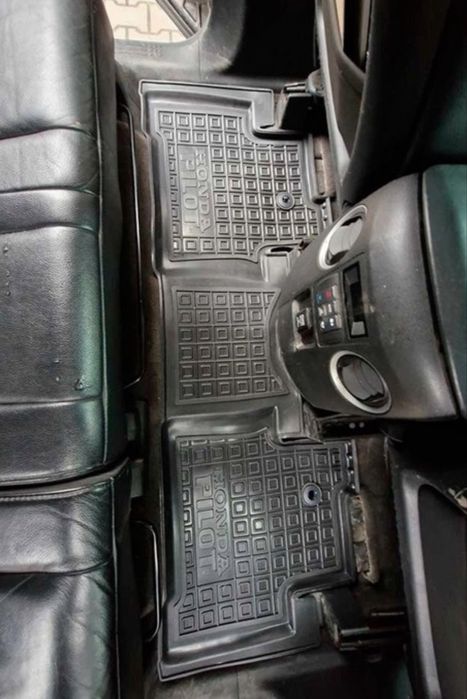 Коврики в салон на всі авто,коврики в багажник! Є на всі марки авто!