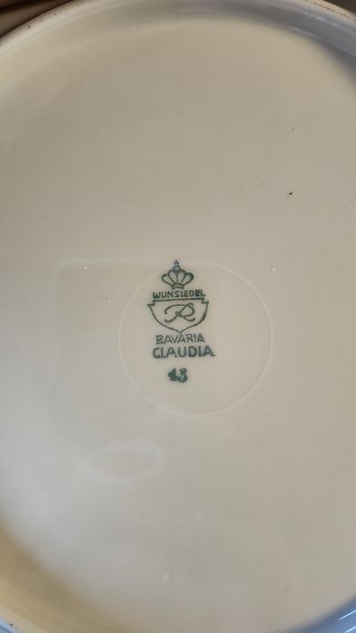 Porcelana , filiżanka + 2 talerzyki