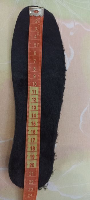Продам  зимові кросівки на хутрі.