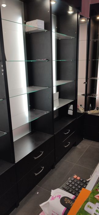 Шафи для магазину, офісу.