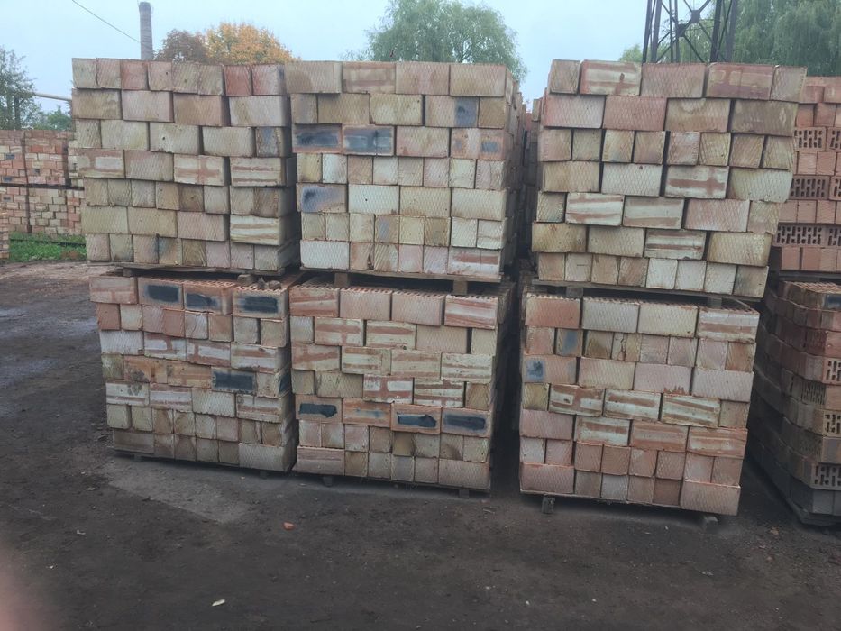ЦЕГЛА  Коломийська