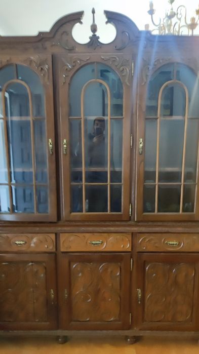 Aparador de grandes dimensões