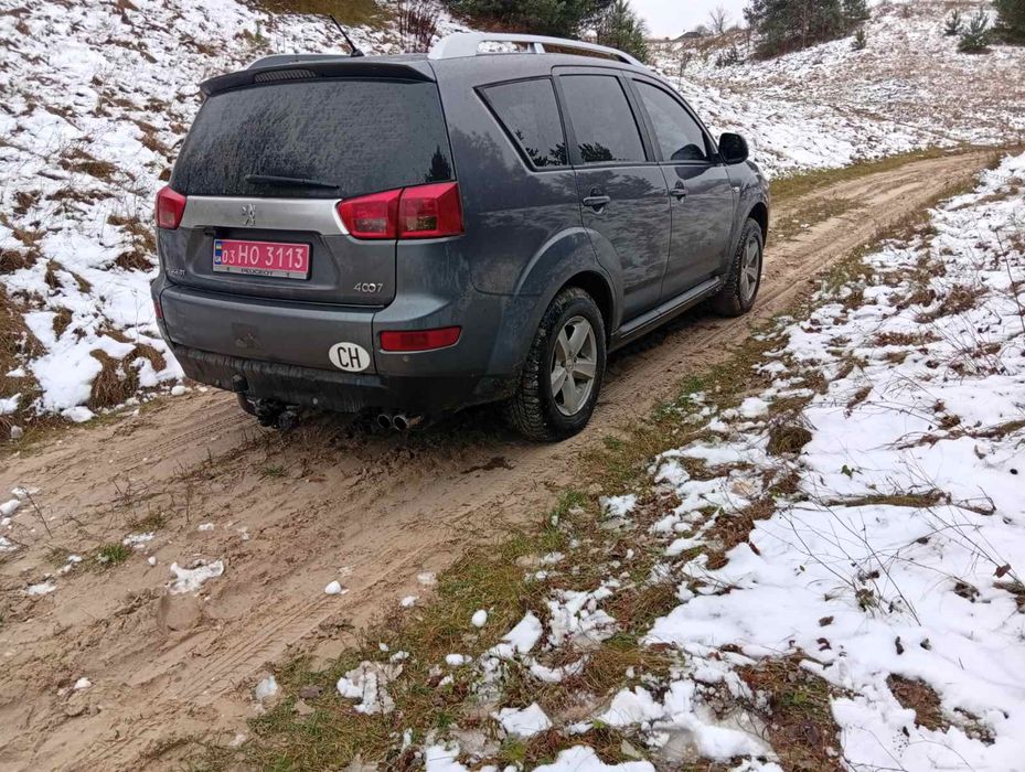 Peugeot 4007 2011 року