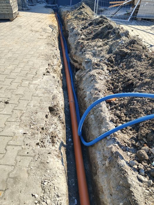Oferuje prace  rozbiorki budynków, układanie kostki brukowej ,izolacje