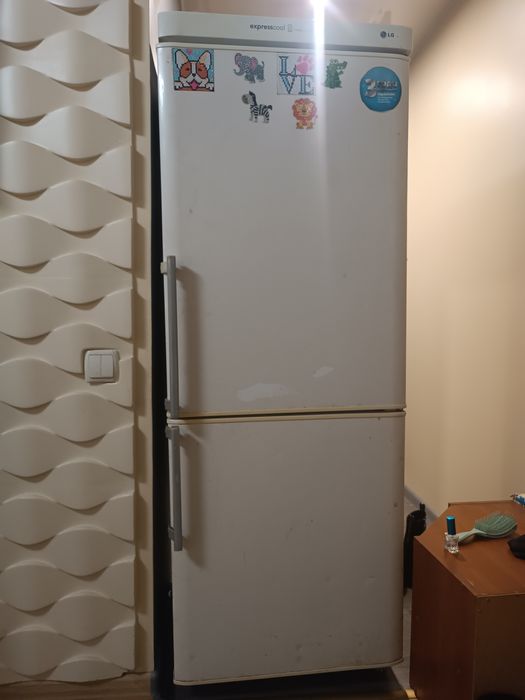 Холодильник LG..