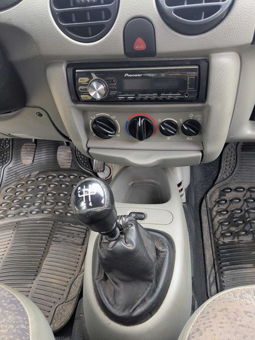 2002 Renault Kangoo 1.5DCI - 5 lugares - Motor com 193.000Km