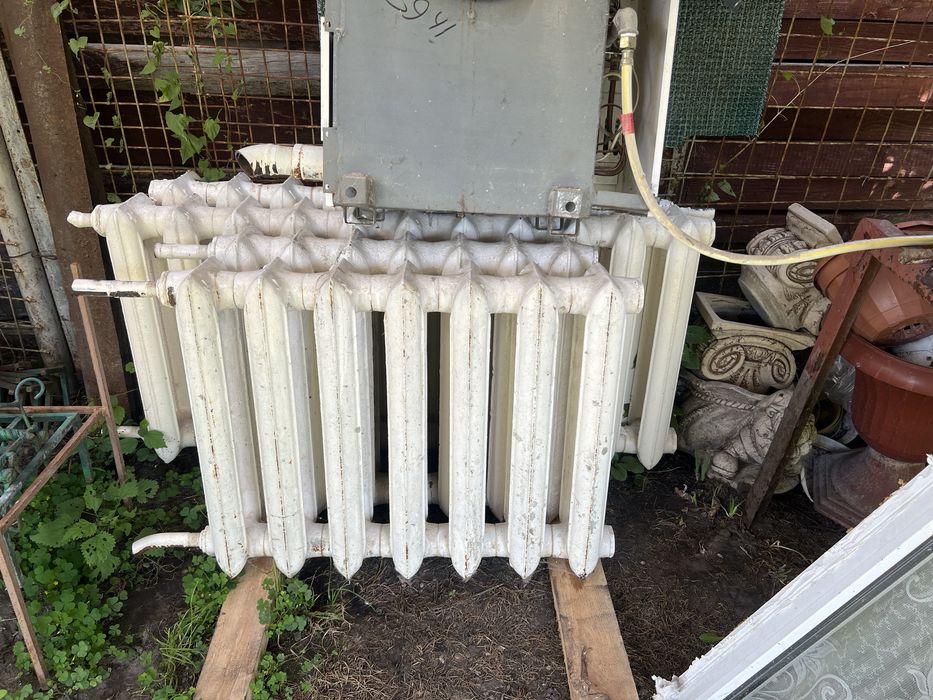 Чугуні батареї та котел