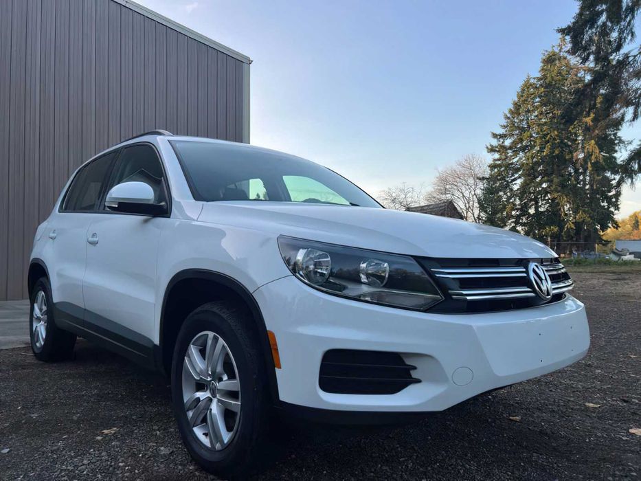 Volkswagen Tiguan      2015