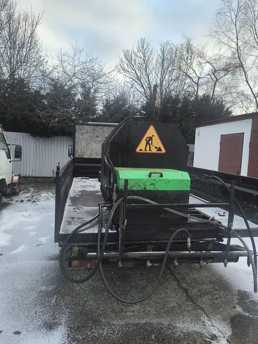 Skrapiarka drogowa + Iveco – komplet, gotowe do pracy