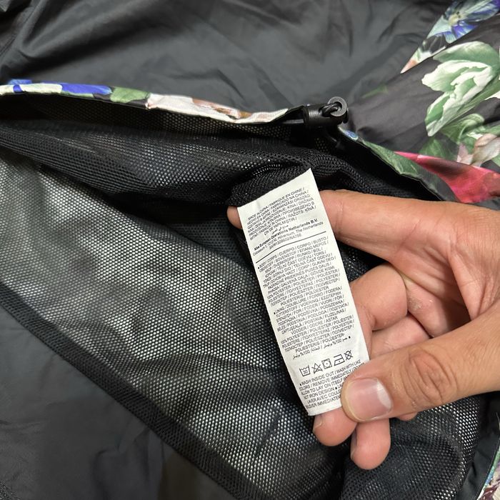 nike жіноча вітровка оригінал