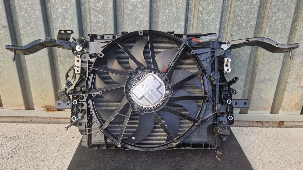 Pas przedni Jeep Wrangler JL Rubicon Sahara Sport Gladiator Chłodnice