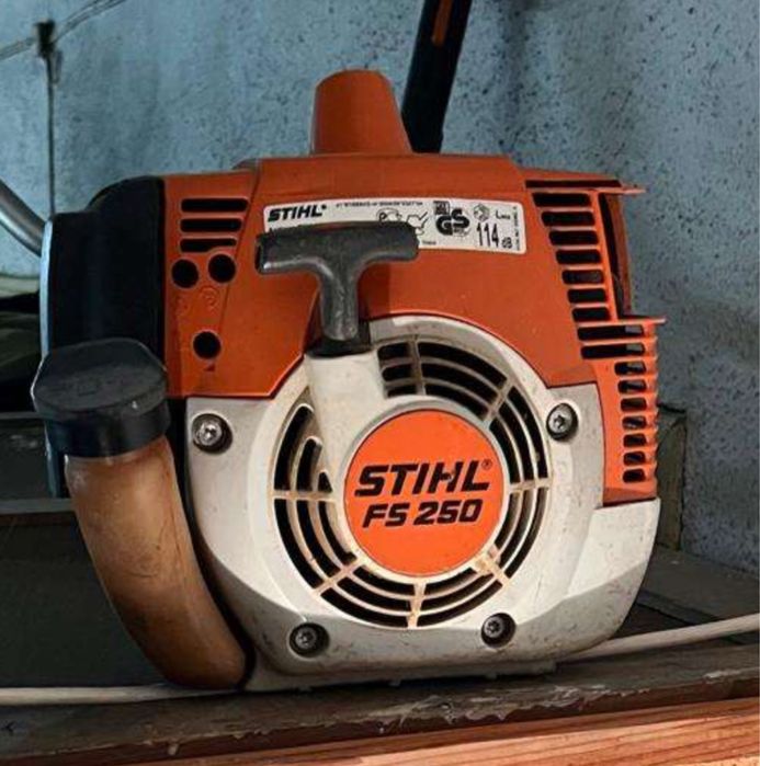 Roçadora Stihl com EPI - ALUGUER