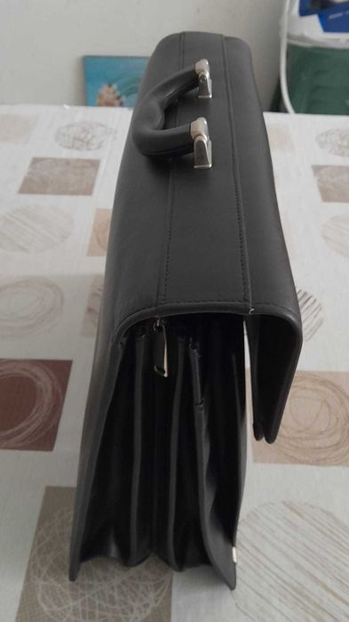 Zaczyk Leather Document Folder – Elegant and Functional64552044167810122