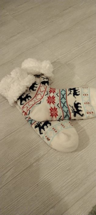 Nowe ciepłe skarpety antypoślizgowe