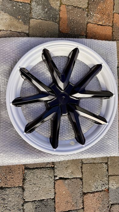Tesla Model 3 18" black - white wheel trims. (Not Highland)