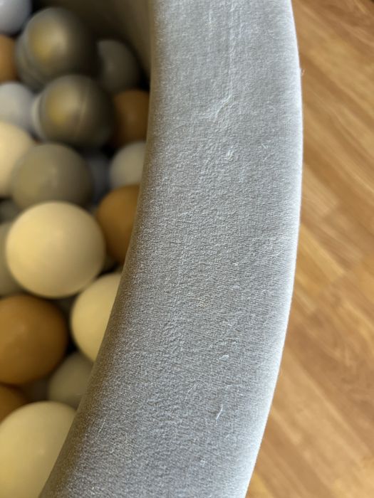 Продам басейн з кульками