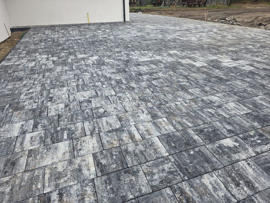 Układanie kostki brukowej